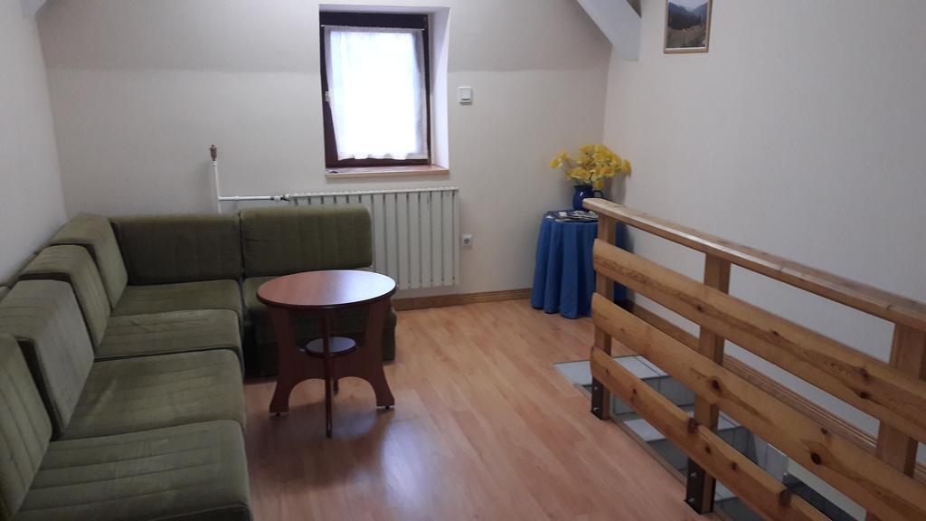 Vécsey Apartman Appartamento Eger Esterno foto