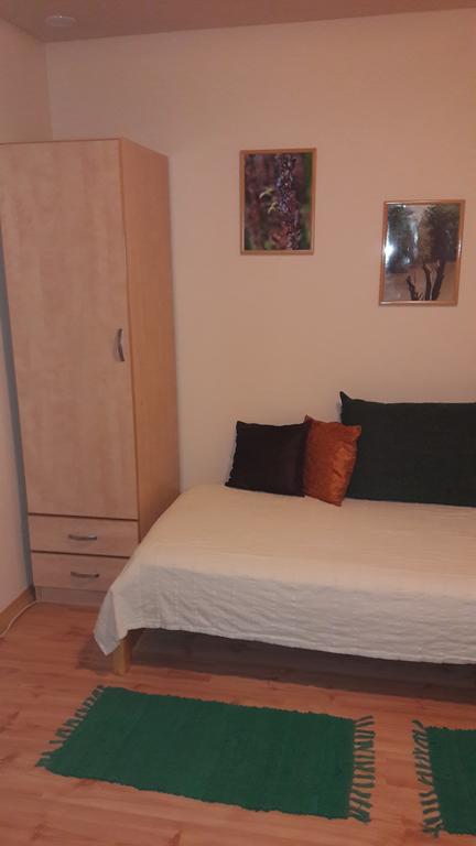 Vécsey Apartman Appartamento Eger Esterno foto